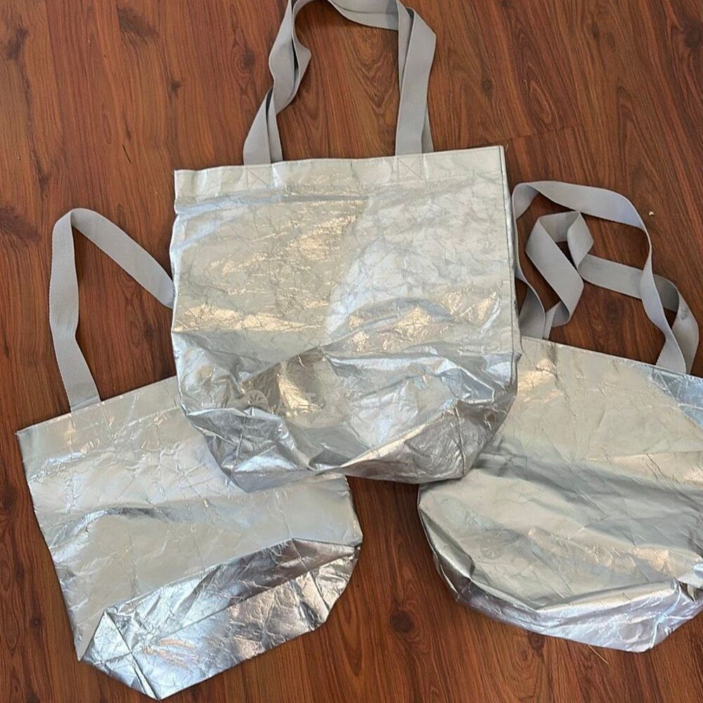 Bundle of three, silver reusable bags Athleta large med￼